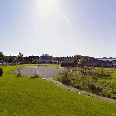 Lejlighed Spacious And Fully Equipped 5 Bedroom House With Free Parking