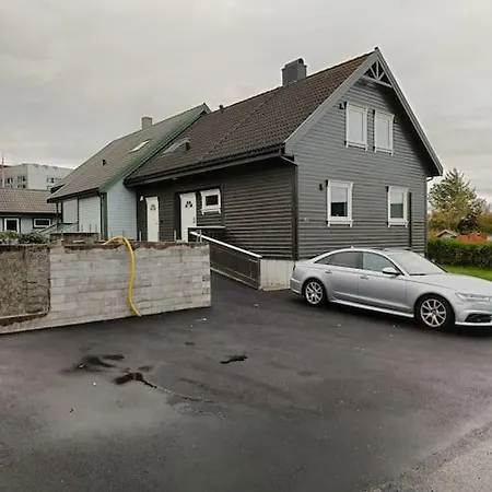 Spacious And Fully Equipped 5 Bedroom House With Free Parking * Stavanger