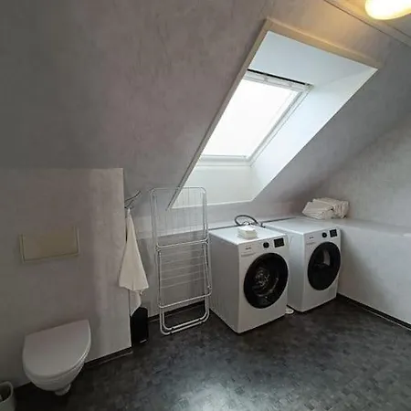 Spacious And Fully Equipped 5 Bedroom House With Free Parking