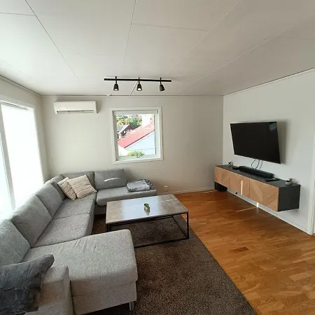 Spacious And Fully Equipped 5 Bedroom House With Free Parking * Stavanger
