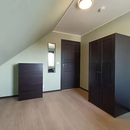 Апартаменты Spacious And Fully Equipped 5 Bedroom House With Free Parking Ставангер